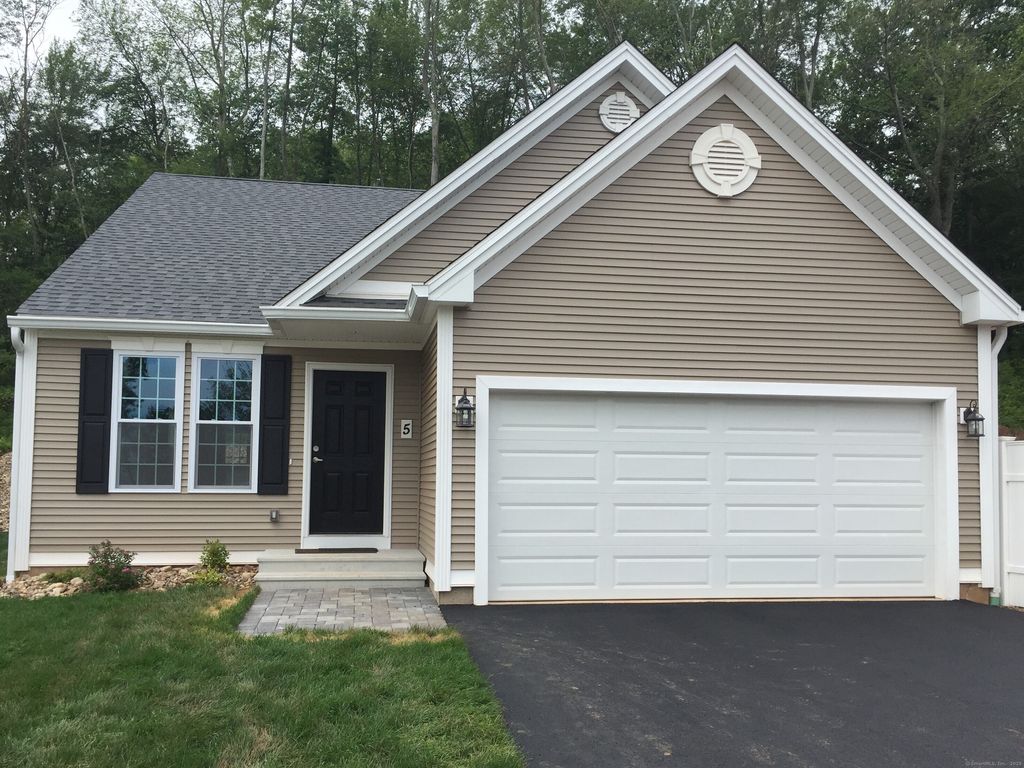 137 Webster Lane 2-42, Middletown, CT 06457