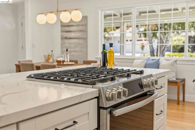 1250 Elmwood Dr, Walnut Creek, CA 94597