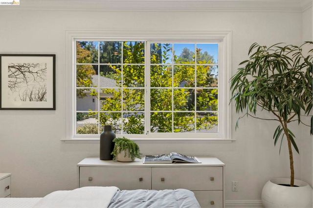 1250 Elmwood Dr, Walnut Creek, CA 94597