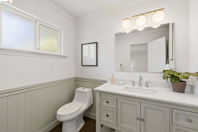 1250 Elmwood Dr, Walnut Creek, CA 94597