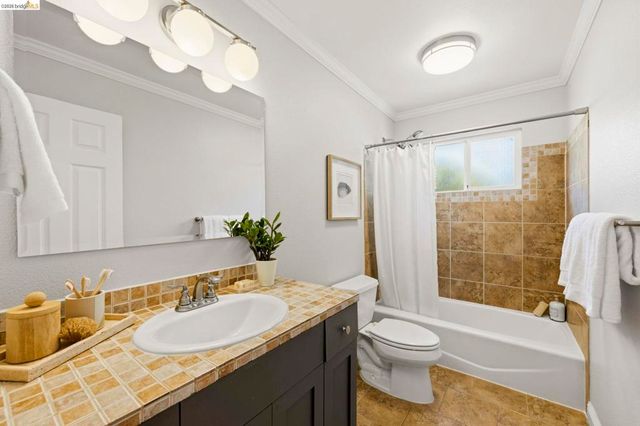 1250 Elmwood Dr, Walnut Creek, CA 94597