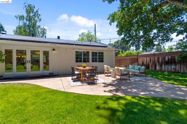 1250 Elmwood Dr, Walnut Creek, CA 94597