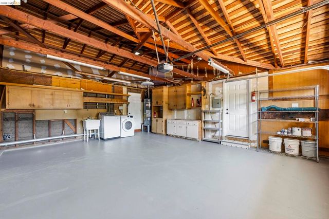 1250 Elmwood Dr, Walnut Creek, CA 94597