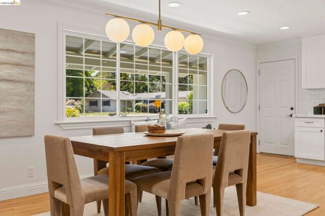 1250 Elmwood Dr, Walnut Creek, CA 94597