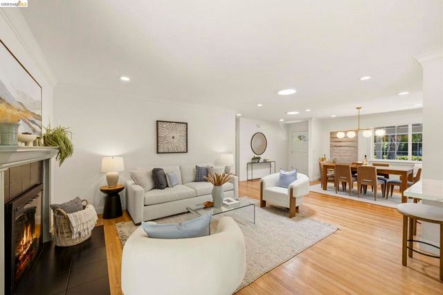 1250 Elmwood Dr, Walnut Creek, CA 94597