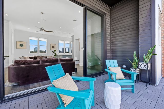 211 Carroll Street, Fort Worth, TX 76107