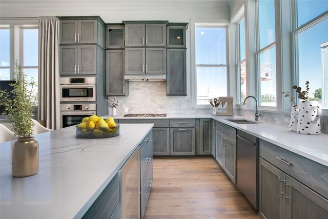 211 Carroll Street, Fort Worth, TX 76107