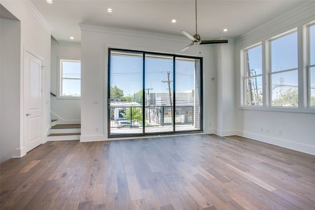 211 Carroll Street, Fort Worth, TX 76107