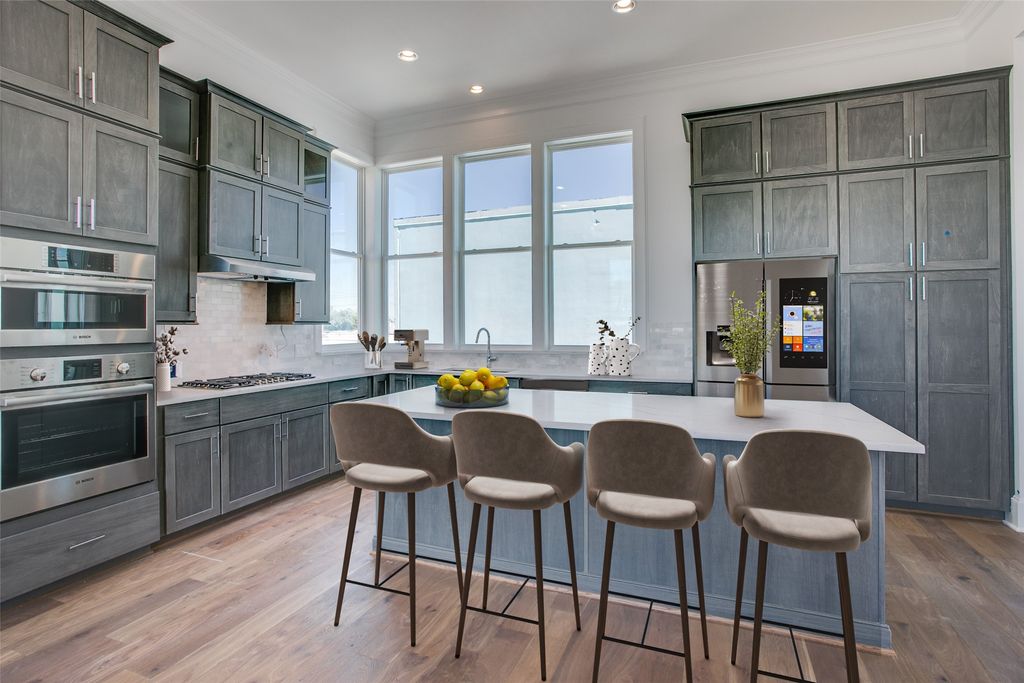 211 Carroll Street, Fort Worth, TX 76107