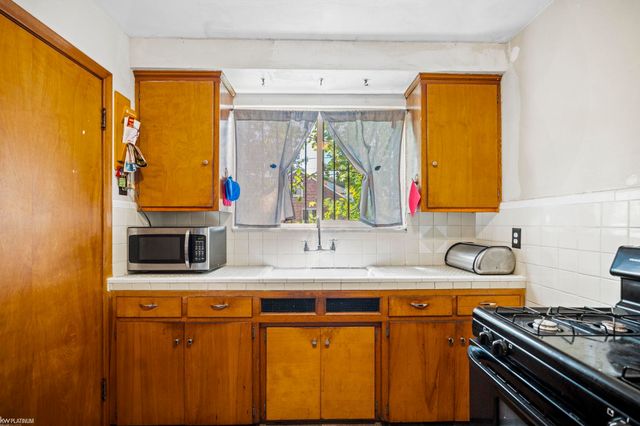 20100 Greeley Street, Highland Park, MI 48203