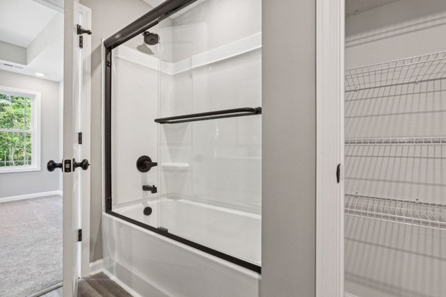 1170 Tybee Dr, Clarksville, TN 37042