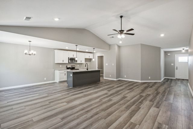 1170 Tybee Dr, Clarksville, TN 37042