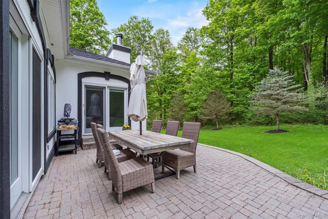 44 Carol Lane, Poughquag, NY 12570