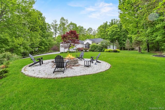 44 Carol Lane, Poughquag, NY 12570