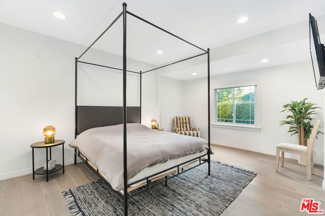 801 N Laurel Avenue, Los Angeles, CA 90046