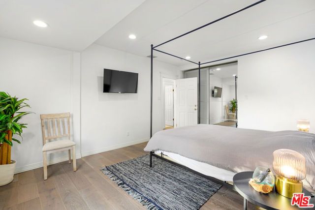 801 N Laurel Avenue, Los Angeles, CA 90046