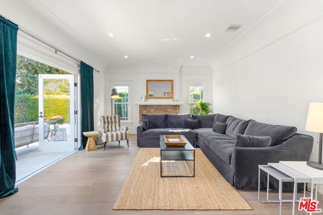 801 N Laurel Avenue, Los Angeles, CA 90046