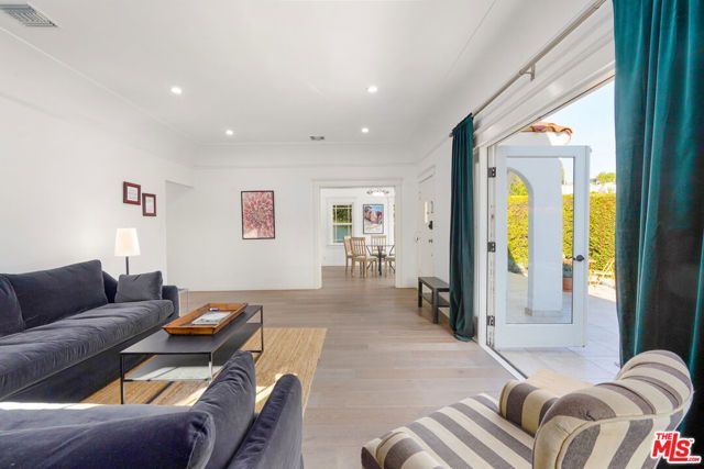 801 N Laurel Avenue, Los Angeles, CA 90046