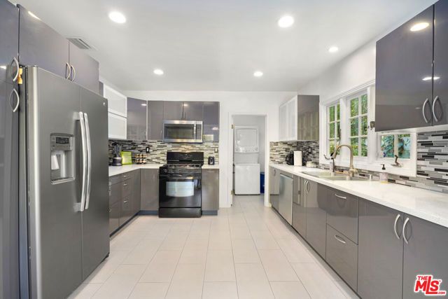 801 N Laurel Avenue, Los Angeles, CA 90046