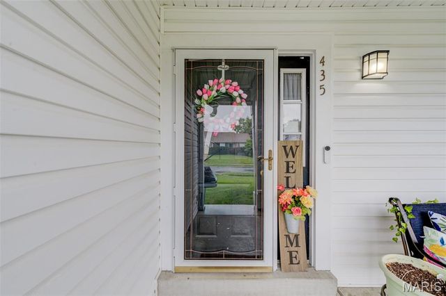 435 Slusser Lane, Florissant, MO 63031