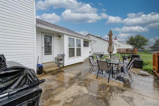 435 Slusser Lane, Florissant, MO 63031