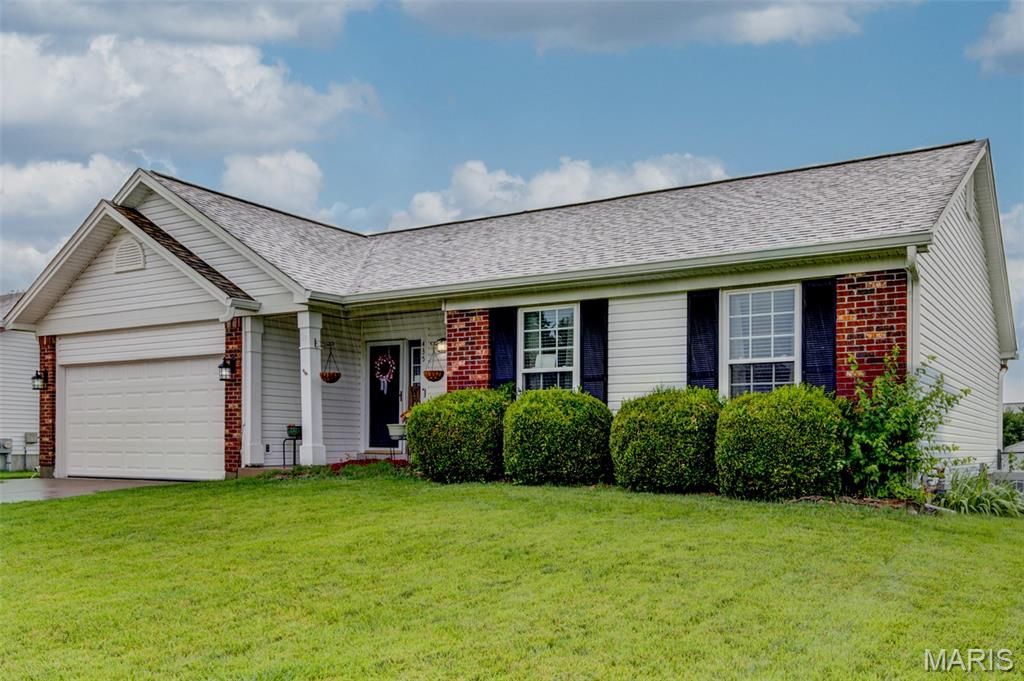 435 Slusser Lane, Florissant, MO 63031