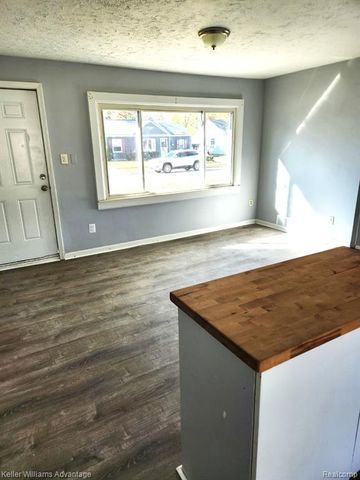 27130 Woodmont Street, Roseville, MI 48066