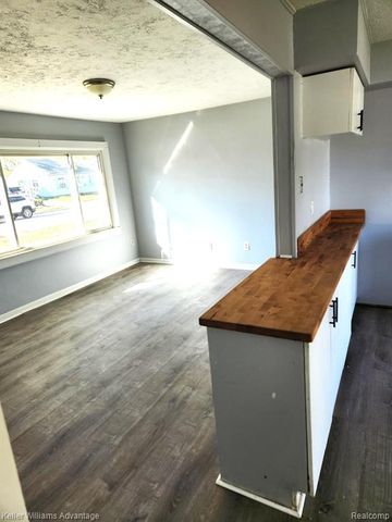 27130 Woodmont Street, Roseville, MI 48066