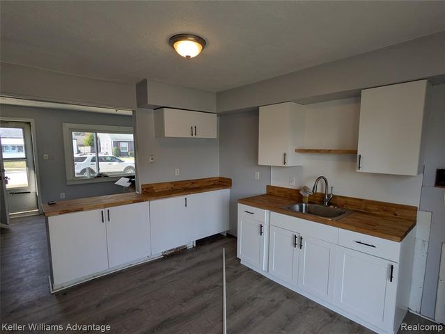 27130 Woodmont Street, Roseville, MI 48066