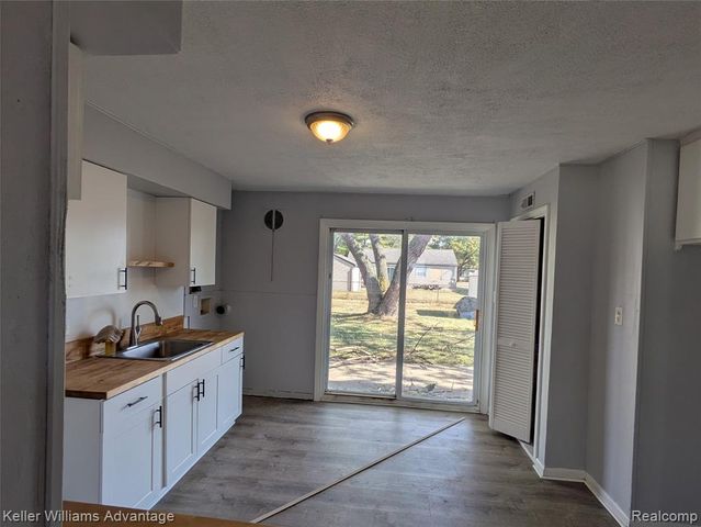 27130 Woodmont Street, Roseville, MI 48066