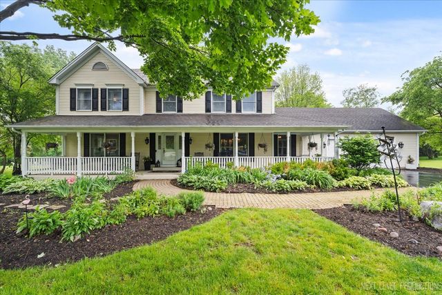 39W841 Prunetree Lane, St. Charles, IL 60175