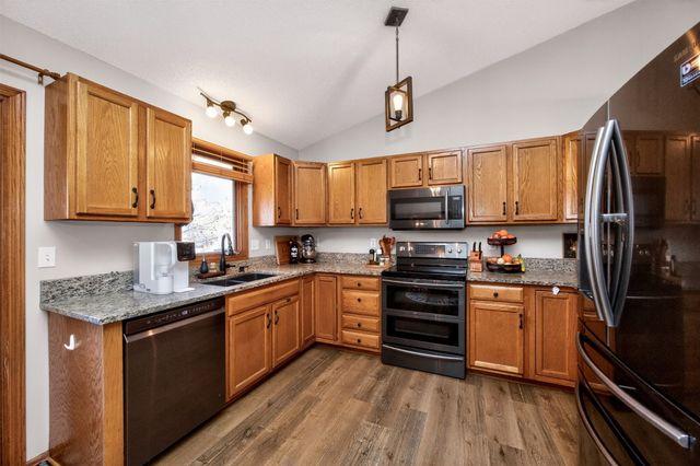 2810 SW Glenbrooke Boulevard, Ankeny, IA 50023