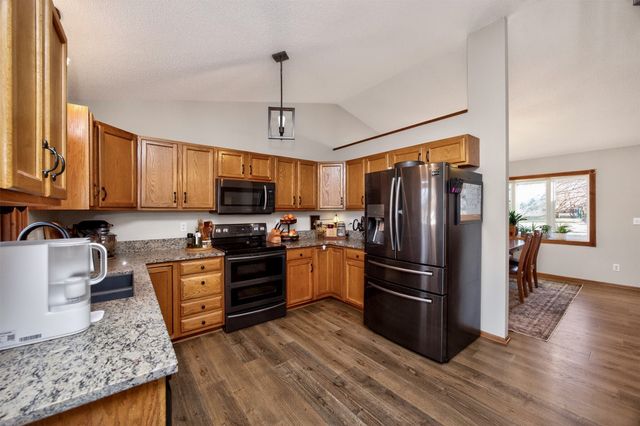 2810 SW Glenbrooke Boulevard, Ankeny, IA 50023