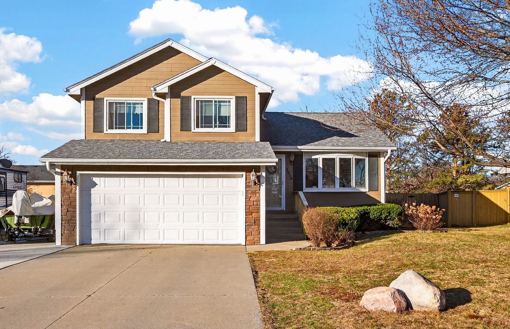2810 SW Glenbrooke Boulevard, Ankeny, IA 50023
