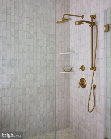 2 MARTINS LN, Berwyn, PA 19312