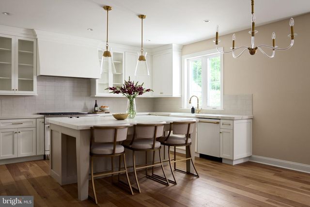 2 MARTINS LN, Berwyn, PA 19312