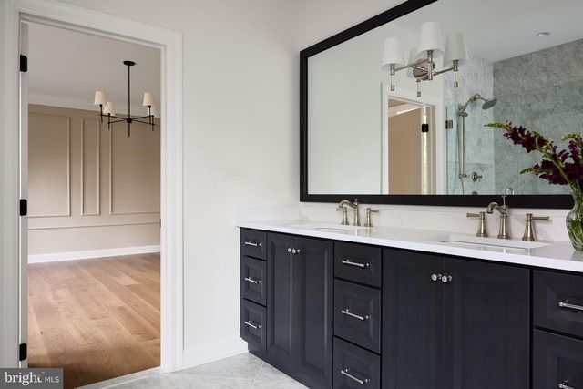 2 MARTINS LN, Berwyn, PA 19312