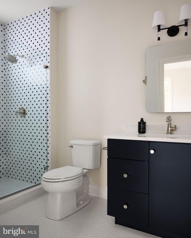 2 MARTINS LN, Berwyn, PA 19312