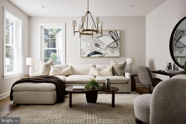 2 MARTINS LN, Berwyn, PA 19312