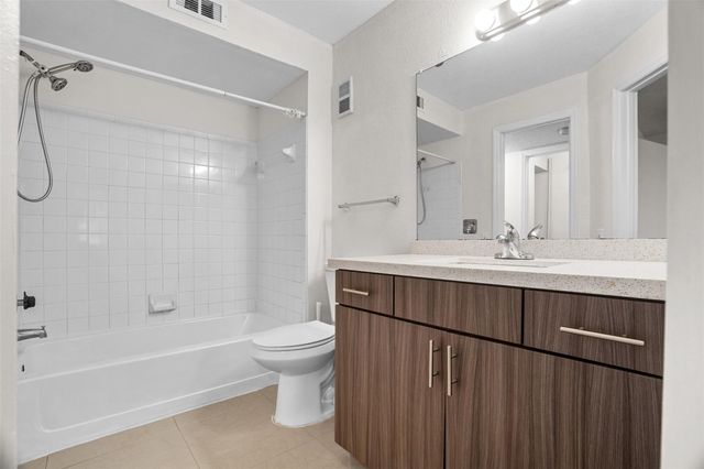 12730 Vista Isles Dr 821, Plantation, FL 33325