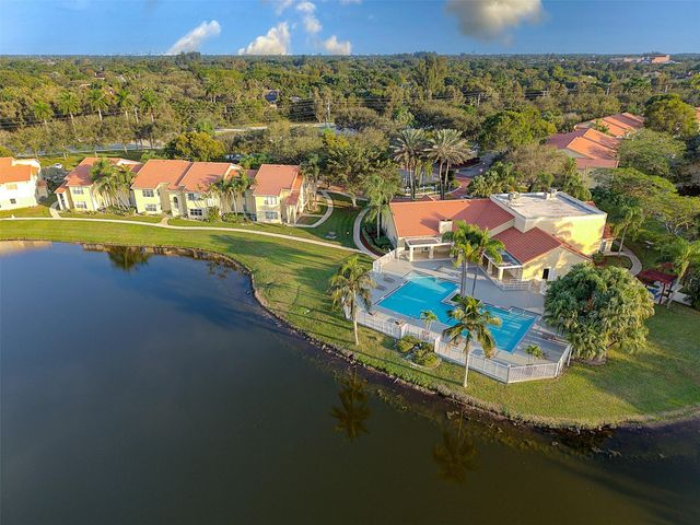 12730 Vista Isles Dr 821, Plantation, FL 33325