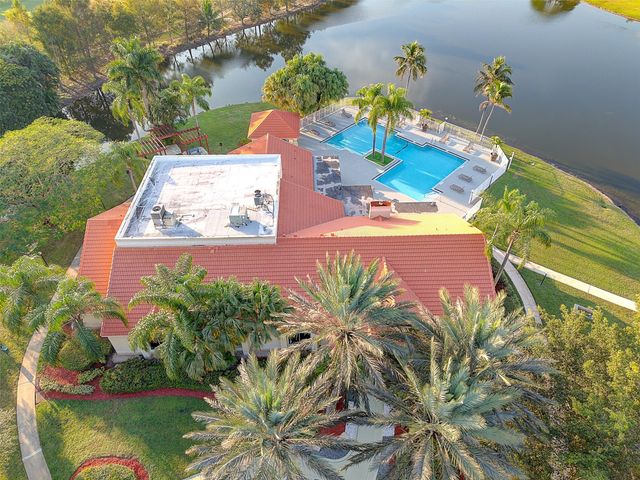 12730 Vista Isles Dr 821, Plantation, FL 33325