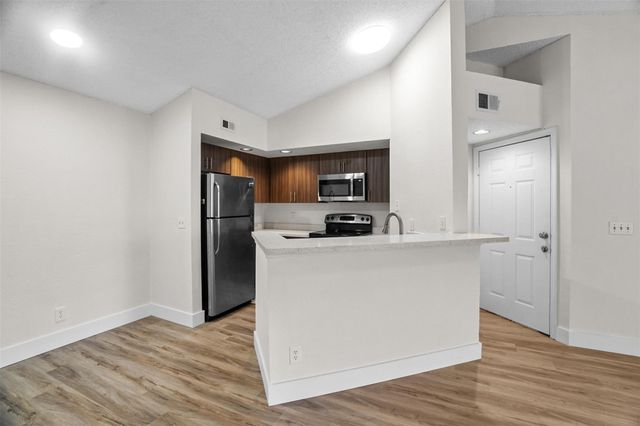 12730 Vista Isles Dr 821, Plantation, FL 33325