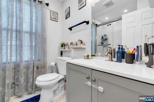 19 Clarion Lane 201, Newark, NJ 07103