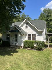 6370 Eatons Creek Rd, Joelton, TN 37080