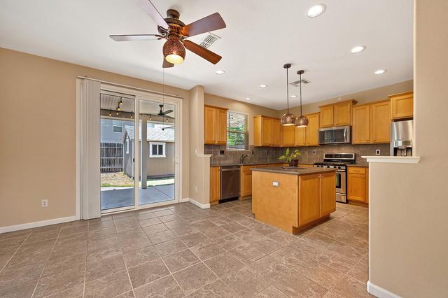 1399 Regent Cir, Lincoln, CA 95648