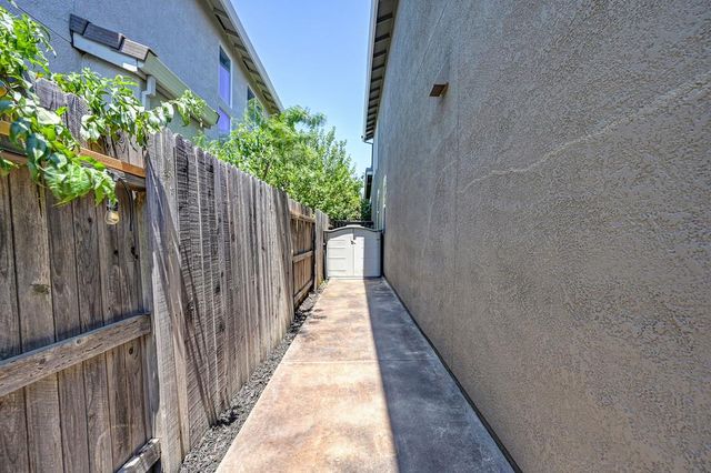 1399 Regent Cir, Lincoln, CA 95648