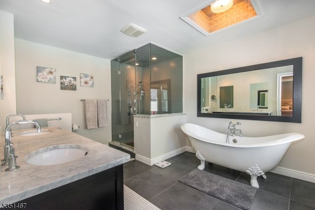 11 Hubbardton Rd, Wayne Twp., NJ 07470