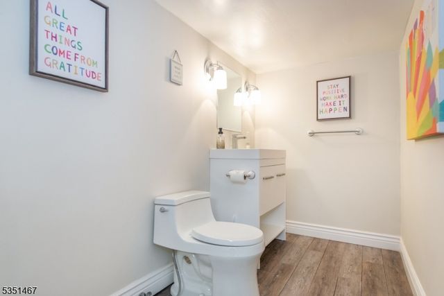11 Hubbardton Rd, Wayne Twp., NJ 07470