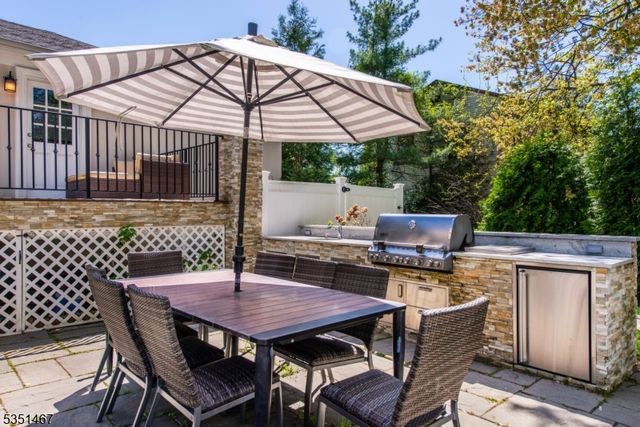 11 Hubbardton Rd, Wayne Twp., NJ 07470